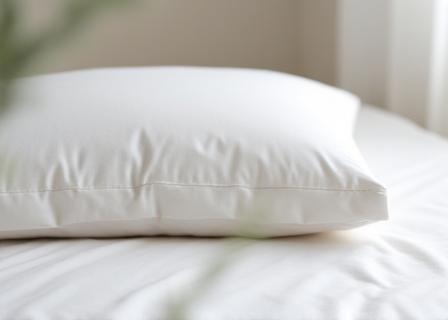 Ultra-thin cooling pillow for stomach sleepers
